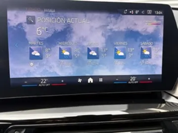 Car image 30