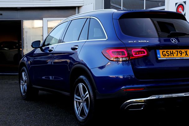 Mercedes-Benz GLC 300 e 4Matic 235 kW image number 29