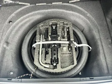 Car image 34