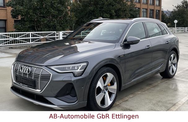 Audi e-tron 50 quattro S-line 230 kW image number 1