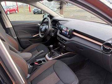 Car image 12