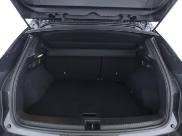 Car image 36
