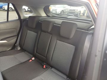 Car image 10