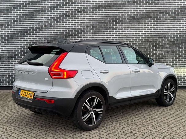 Volvo XC40 Recharge R T4 Design 155 kW image number 4