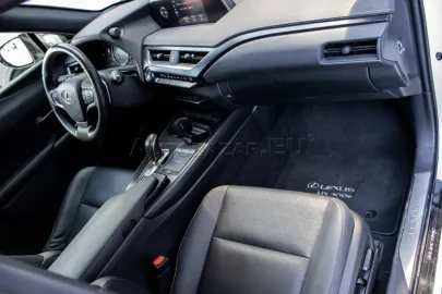 Car image 40