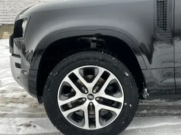Car image 28