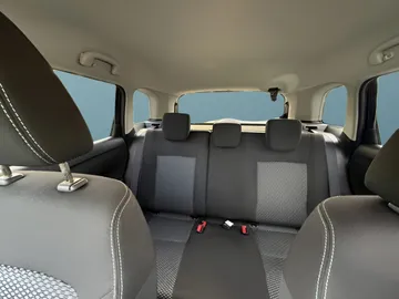 Car image 28