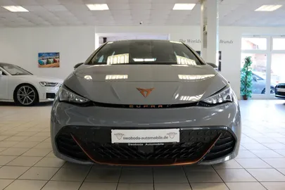 Car image 2