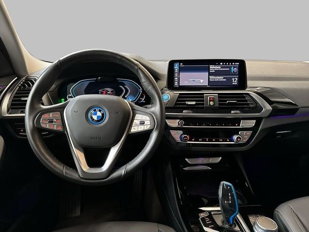 BMW iX3 210 kW image number 18