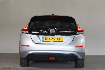 Car image 40