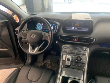 Car image 25