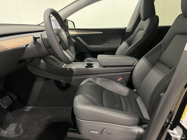 Tesla Model Y 221 kW image number 5