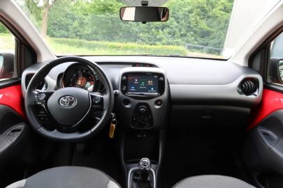 Car image 5