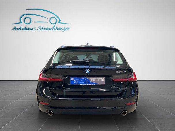 BMW 330e Touring 215 kW image number 7