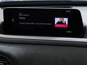 Car image 28