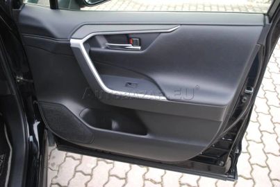 Car image 30