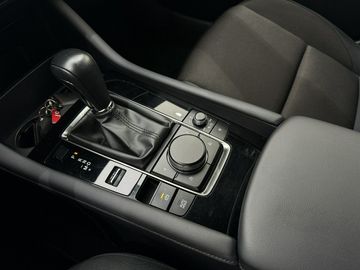 Car image 26