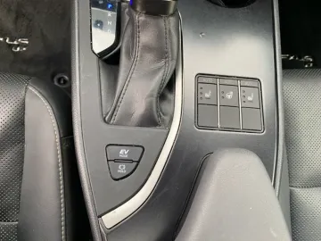 Car image 29