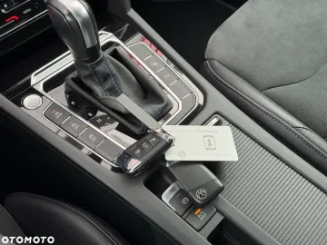 Car image 36