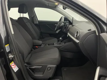 Car image 28