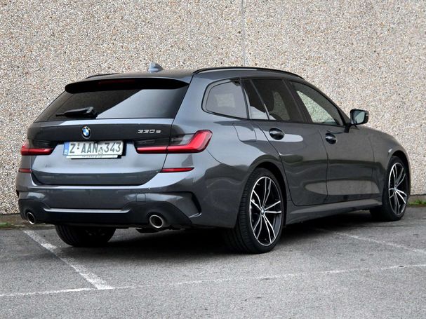 BMW 330e Touring M 215 kW image number 4