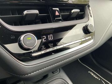 Car image 24