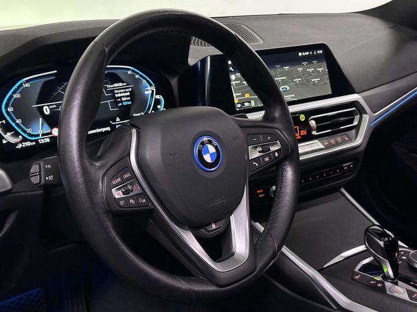 BMW 330e Touring Sport Line 216 kW image number 47