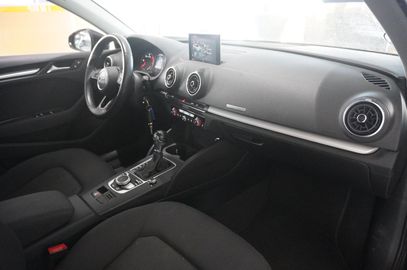 Car image 30