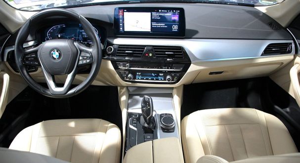 BMW 520d Touring 140 kW image number 9