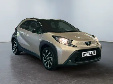 Car image 2
