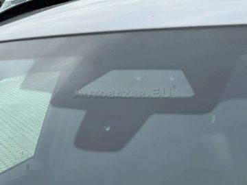 Car image 37