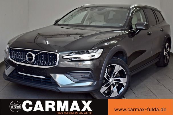 Volvo V60 Cross Country AWD D3 110 kW image number 1