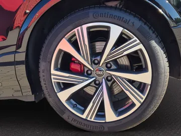 Car image 35