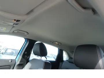 Car image 32