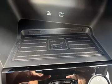 Car image 30