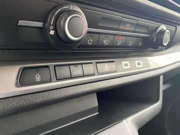 Car image 35