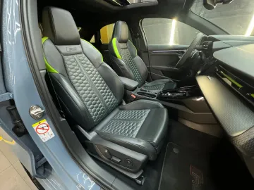 Car image 38