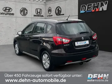 Car image 4