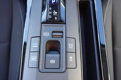 Car image 28