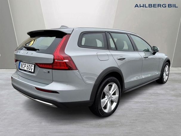 Volvo V60 Cross Country AWD B4 147 kW image number 3