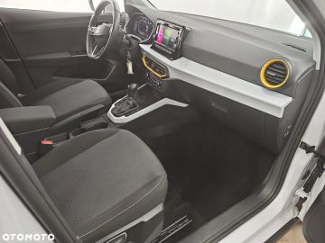 Car image 26