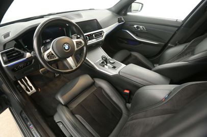 Car image 36