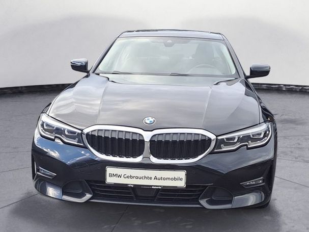 BMW 320i Sport Line 135 kW image number 7