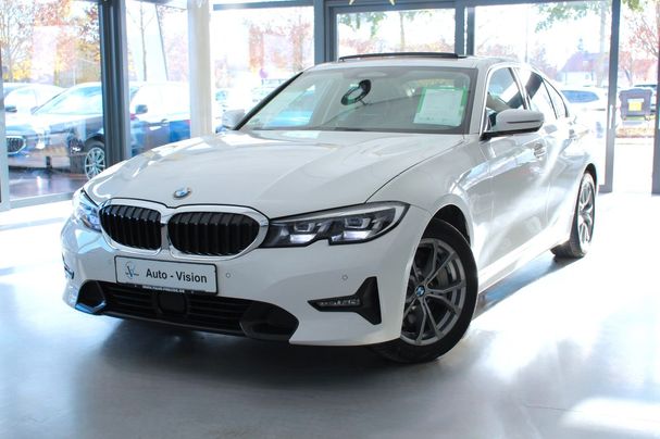 BMW 330d Sport Line 195 kW image number 2