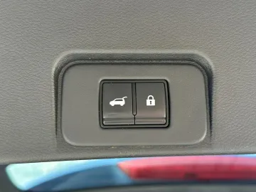 Car image 35