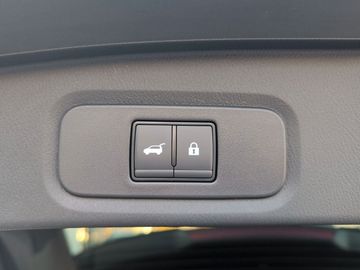 Car image 32