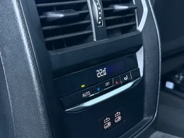 Car image 32