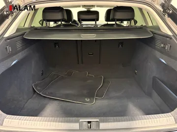 Car image 36