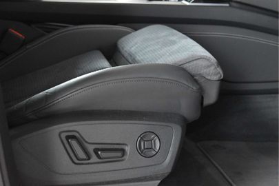 Car image 41