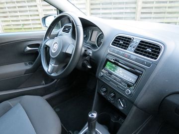 Car image 16